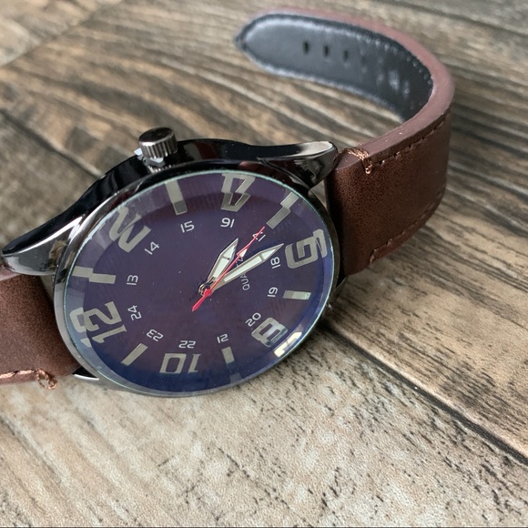 Watch - Picture 5 of 14